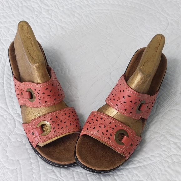 Clarks Shoes - NWOT Clarks Bendables.